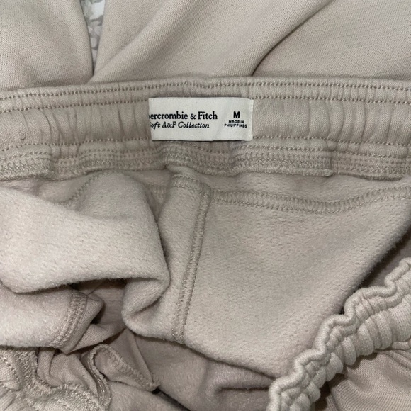 Abercrombie tan sweat pants size Medium - Picture 5 of 6